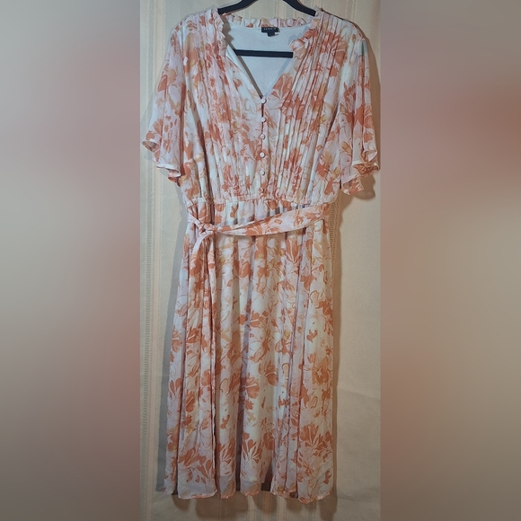 torrid Dresses & Skirts - TORRID Peach Floral Midi Dress